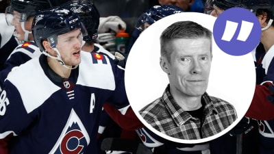 Mikko Rantanen firar ett mål.