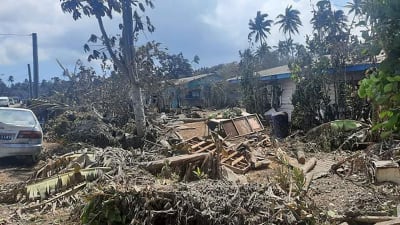 Förstörelse orsakad av vulkanutbrottet och den efterföljande tsunamin i Tongas huvudstad Nuku'alofa.