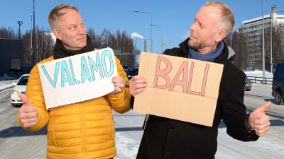 Juontajat Petri Rinne ja Timo Teräsvuori Yle Radio 1:n ohjelmasta Elämänmuutosten ilta (la 19.3.2022)