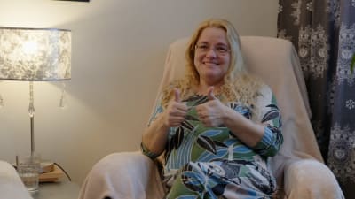 Johanna, 47, haluaa pysyä positiivisena vakavasta sairaudestaan huolimatta.