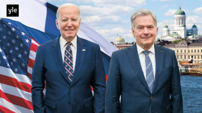 Presidenterna Joe Biden och Sauli Niinistö. De är iklädda kostym och ler mot kameran. I bakgrunden USAs och Finlands flaggor samt Presidentens slott i Helsingfors.