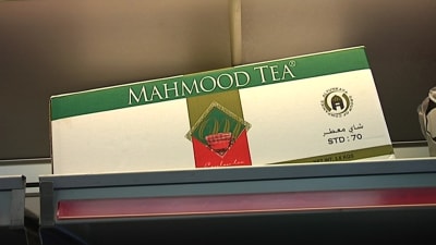 Mahmood Tea har god åtgång i butiksbilen.