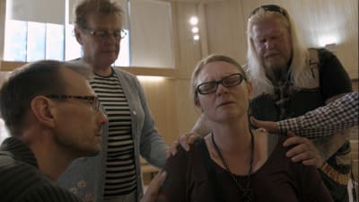 Marianne får förbön.