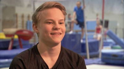 Gymnasten Robert Kirmes i träningssalen i Esbo, april 2016