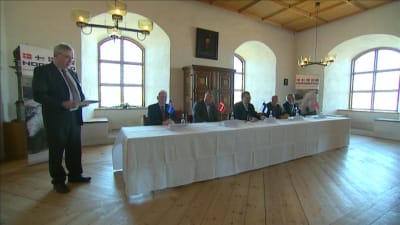 De nordiska försvarsministrarna och försvarsrepresentanterna träffades på Åbo slott.