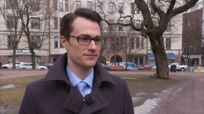 Hypo-pankin ekonomisti Juhana Brotherus Ruttopuistossa keväällä 2017