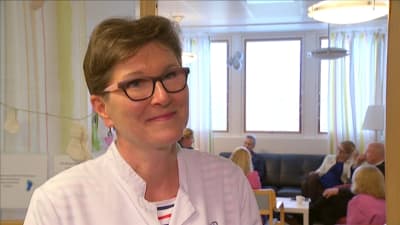 Avdelningsöverläkare Liisa Lehtonen vid ÅUCS