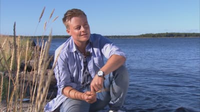 pö sitter vis havet efter operationen