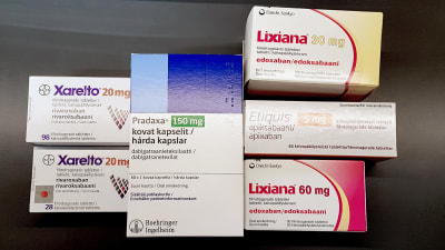 Flera paket direkta antikoagulantia-läkemedel. 