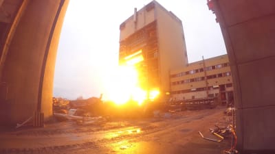 En explosion.