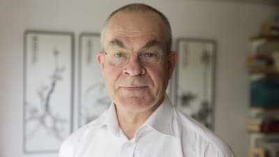 Professor Janne Hukkinen undervisar miljöpolitik på Helsingfors universitet. 