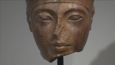 Närbild av Tutankhamon-byst som såldes för drygt fem miljoner euro på Christie´s i London.