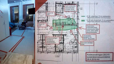 Hoitajien kuvaamia kuvia Uudesta lastensairaalasta: kosteusvaurio