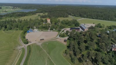 Flygfoto av Qvidja gård i Pargas