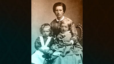Maria Sibelius ja pienokaisensa Linda ja Janne noin vuonna 1867.