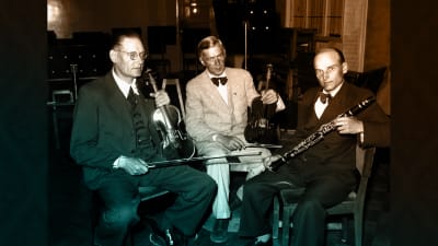 Radio-orkesterin soittajat viulisti Hugo Huttunen, alttoviulisti Eero Koskimies ja sooloklarinetisti Matti Rajula 27. heinäkuuta 1943. .