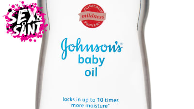 en klar baby oil flaska