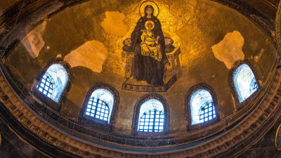 Jungfru Maria och Jesus-barnet i taket på Hagia Sofia i dagens Istanbul