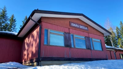 Isnäs skola som började rivas den 19:e april 2022