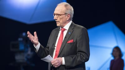 Nils Torvalds pitää puhetta presidenttitentissä, Nils Torvalds presidenttitentti 10.01.2018, presidenttipäivät TV1