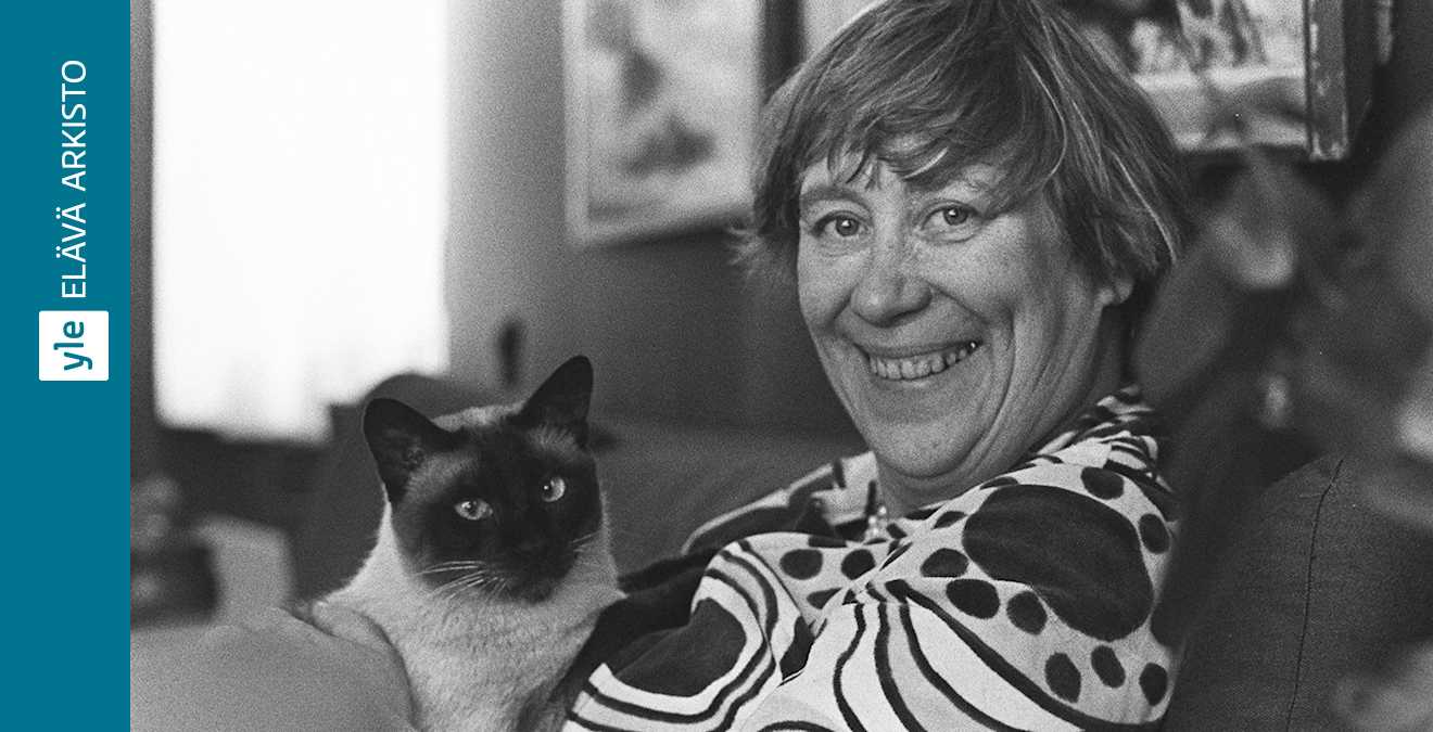 [Petit Fours #415] On control, WhatsApp, and research as a leisure activity