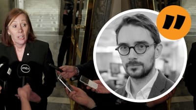 Johan Ekman i en cirkel. I bakgrunden Sirpa Paatero omgiven av journalisterna mikrofoner. 