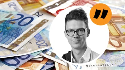 Eurosedlar i en hög. 