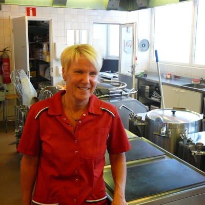 Husmor Christel Sundqvist i Ekenäs högstadieskola säger "nej tack" till storkök.