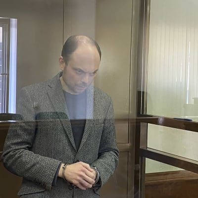 Vladimir Kara-Murza i rätten.
