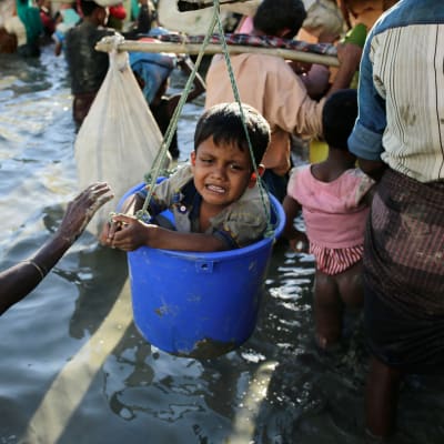 Yli 600 000 rohingyaa on paennut Myanmarista Bangladeshiin.