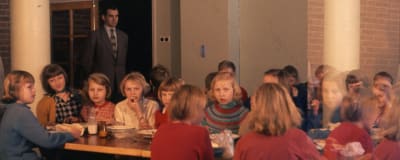 Kouluruokailu Veromiehen koulussa Vantaalla (1960).