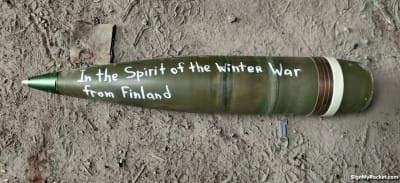 En granat med texten "In the spirit of the Winter War from Finland".