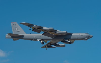 Amerikanska flygvapnets B-52-plan uppe i luften. 
