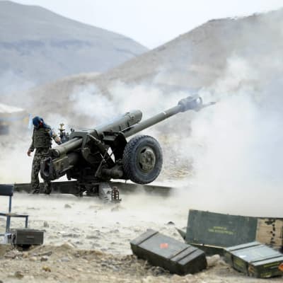 Afghanka säkerhetsstyrkor i operation mot talibaner och IS i provinsen Nangarhar den 20 september 2015.