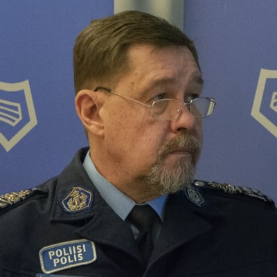 Portätt av biträdande polischef Bo-Erik Hanses vid Österbottens polisinrättning.