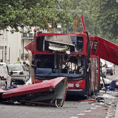 Buss som totalförstördes i terrordåden i London den 7 juli 2005