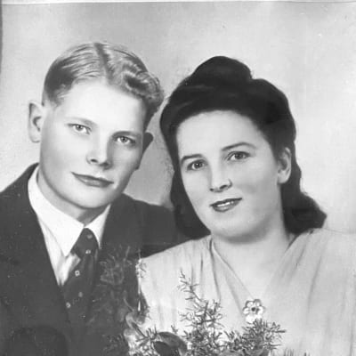 Viola och Georg förlovade sig år 1946 och gifte sig året därpå.