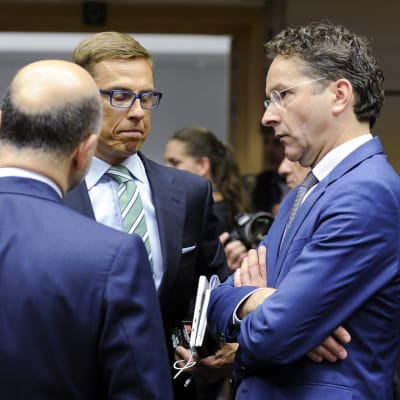 Finansministrarna Alexander Stubb och Jeroen Dijsselbloem på Ecofinmöte i Bryssel.
