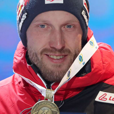 Dominik Landertinger vann VM-brons i Anterselva i februari.