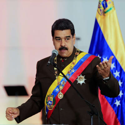 Venezuelas president Nicolás Maduro talar vid ett regeringsevenemang 15.7.2017.