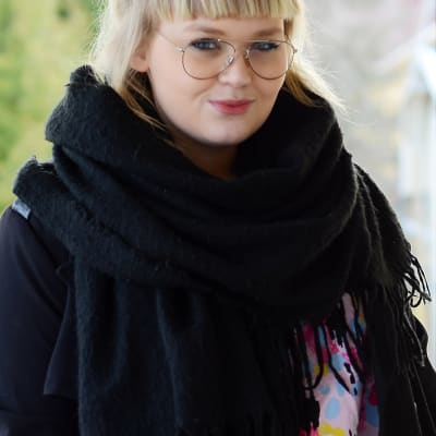 Lotta Storbacka är en av Vegas sommarpratare 2015. Hon blev vald av lyssnarna