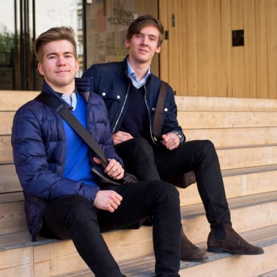 Åläningarna Edvin Engman och Abert Ulenius studerar i Helsingfors. 