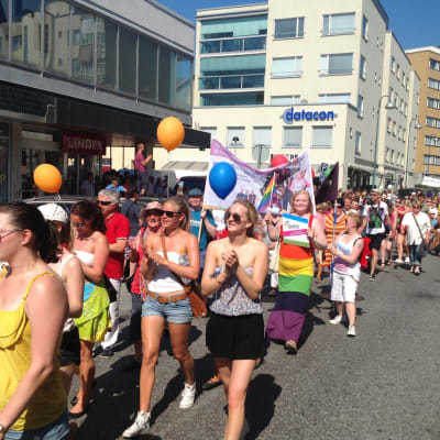 Prideparaden i Jakobstad 26.7.2014