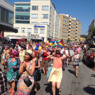 Prideparaden i Jakobstad 26.7.2014