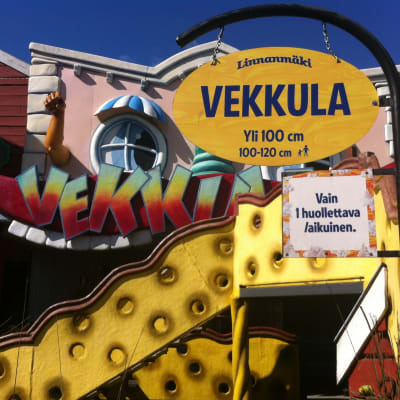 Finskspråkiga skyltar på Borgbacken