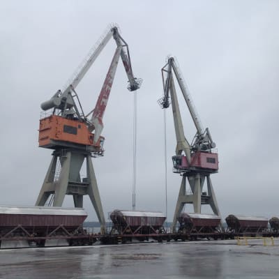 Lyftkranar i Karleby hamn