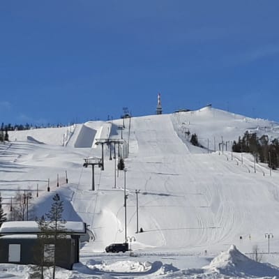 Ruka tyhjeni koronaviruksen vuoksi maaliskuun lopulla 2020.