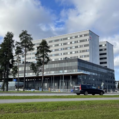 Oulun Yliopistolllisen sairaalan uusi sairaalarakennus.