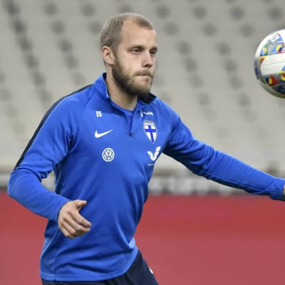 Teemu Pukki harjoituksissa.