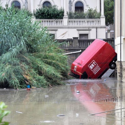 Flera människor omkom i våldsamma översvämningar i den italienska kuststaden Livorno den 10 september 2017.